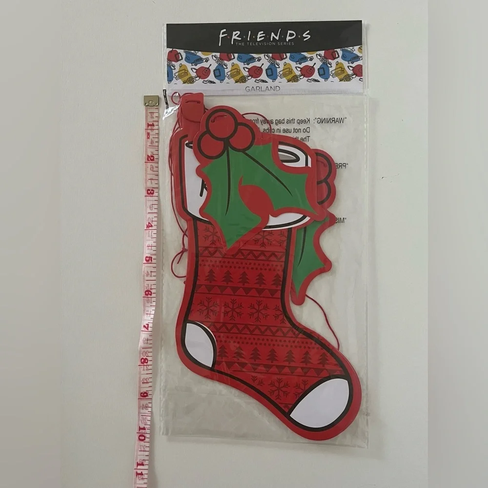 NWT Friends TV Show Holiday Garland Decoration
